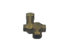 USED Spraying Systems Co. Brass 1/4” NPT Single Swivel TeeJet 