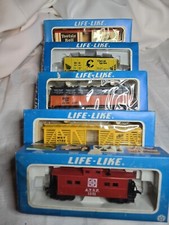 life like train lot of 5 cars NOS MIB UNTESTED YADA YADA YADA PRICED RIGHT 