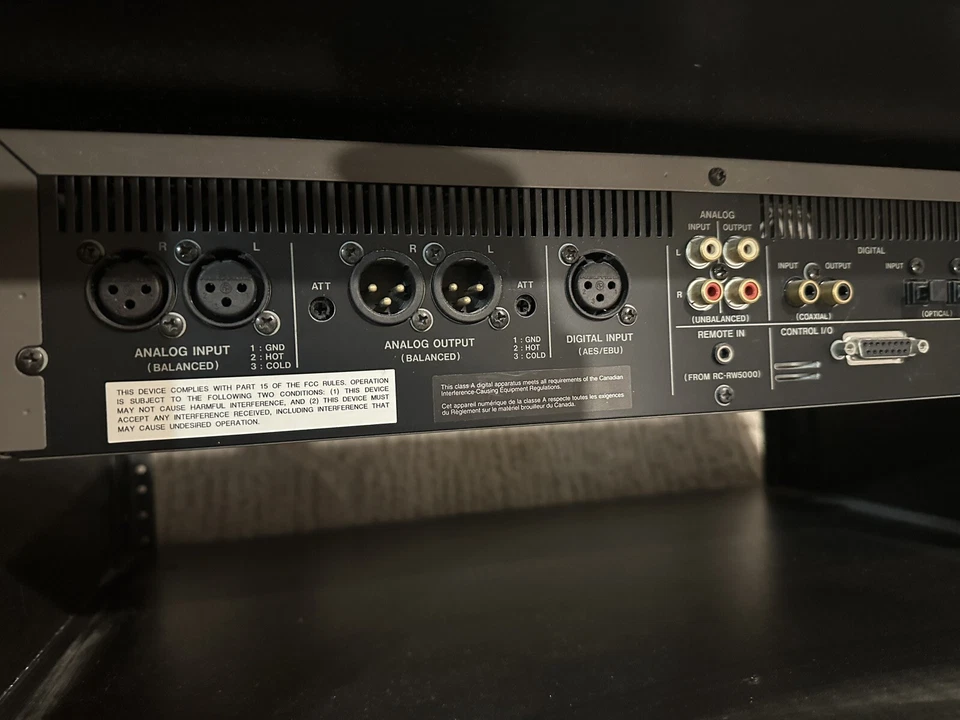 TASCAM CD-RW5000 Professional CD Rewritable Recorder CD-R - Image 2 of 3