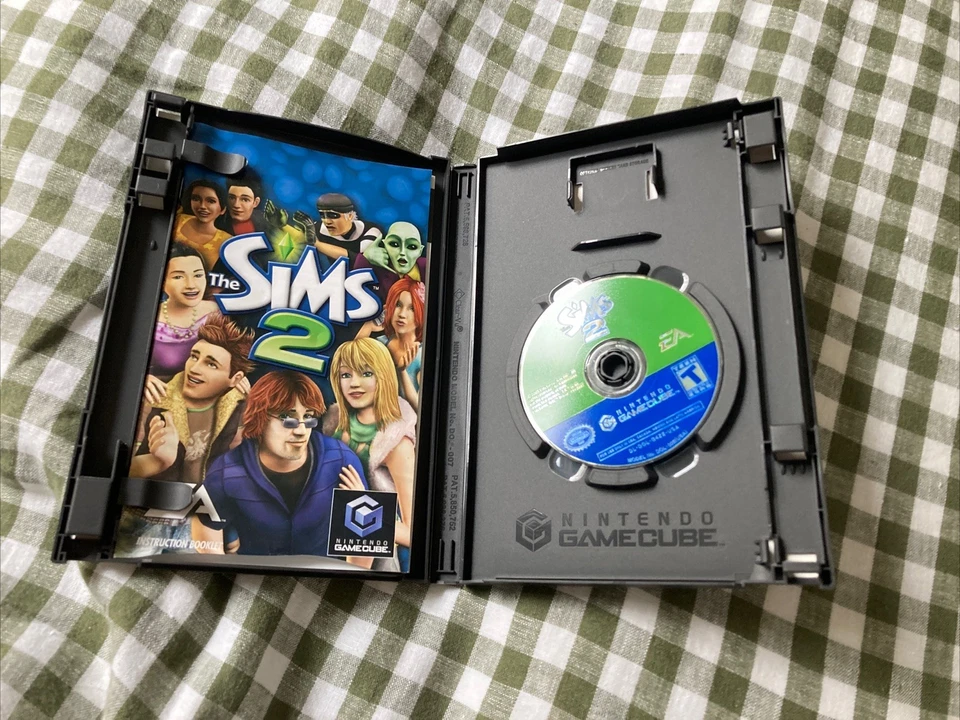 The Sims 2 (Nintendo GameCube, 2005) CIB Complete Tested and Working - Image 3 of 4