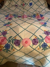 BEAUTIFUL Vintages Flower Applique Antique Quilt Stunning Color