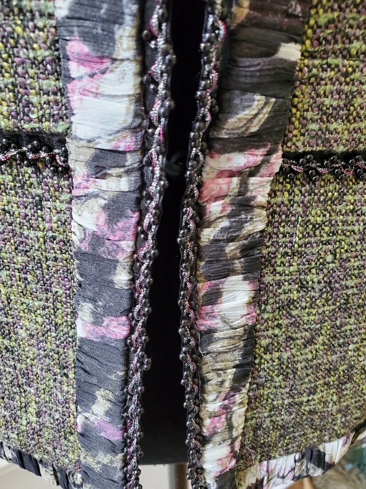 Peck & Peck Women’s Tweed Jacket Green / Violet Lined Floral Trim Size 12 - Image 3 of 4