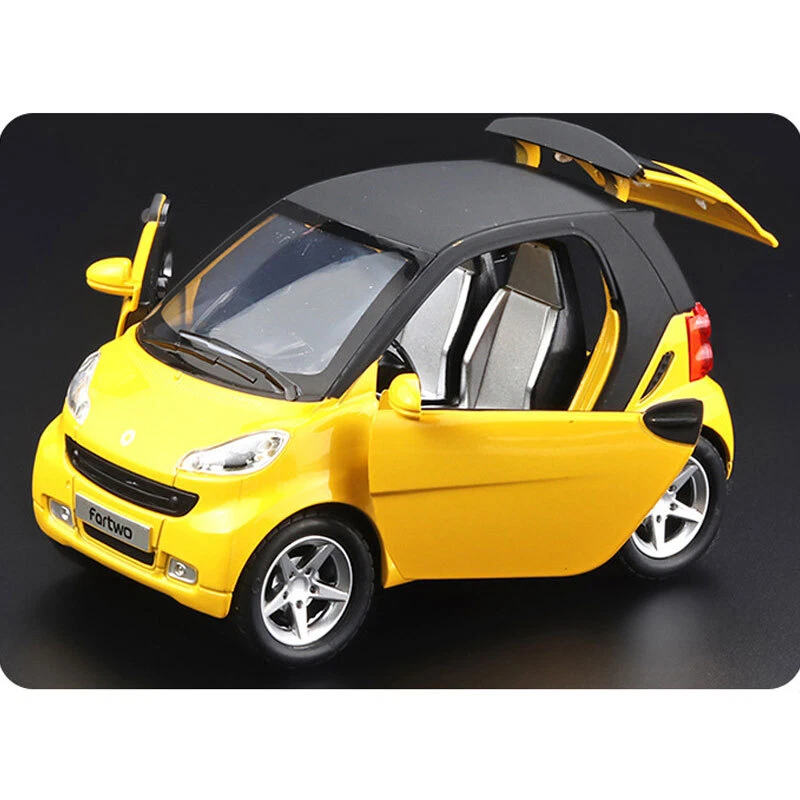 1:24 Smart ForTwo Model Car Diecast Toy Cars Boys Toys for Kids Gifts Yellow - Image 3 of 4