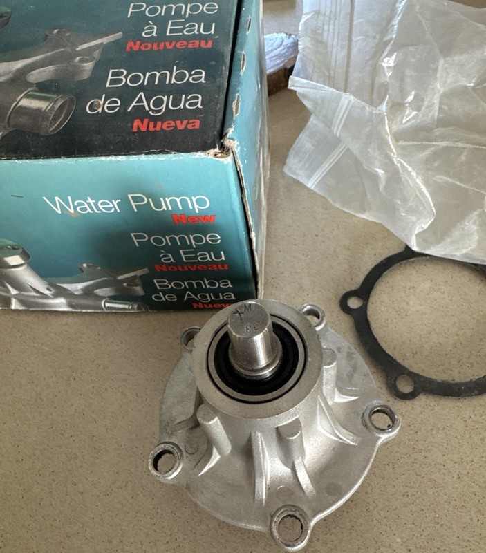 Gates 41168 Toyota Stout 1.9 Engine Water Pump NEW