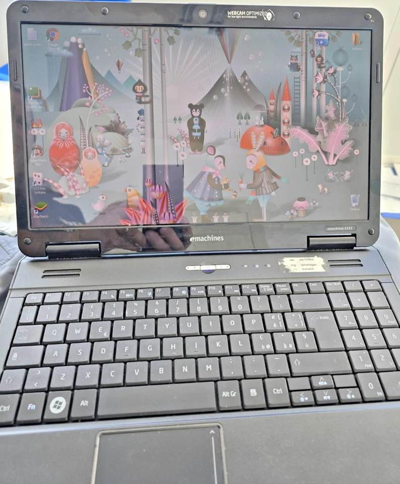 PC EMACHINES E525 - laptop PORTATILE - Immagine 4 di 4
