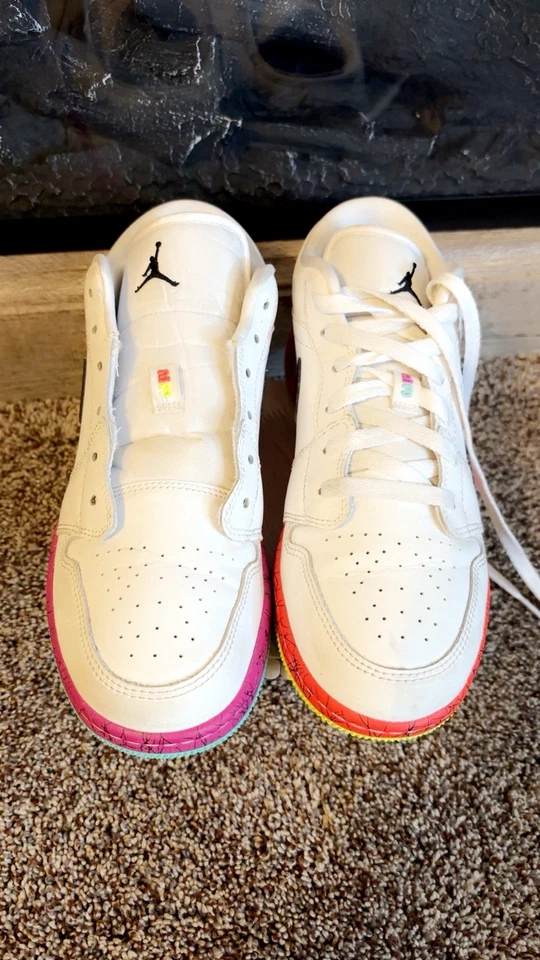 Air Jordan 1 Low Multi Color Size 6y Or Women’s 7.5. Missing 1 Lace Up, EUC!! - Image 3 of 4