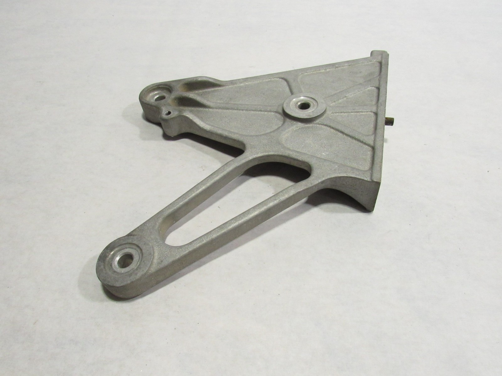 15-19 Ferrari 488 Spider 2017 Right Transmission Oil Exchanger Mount Bracket ;@2