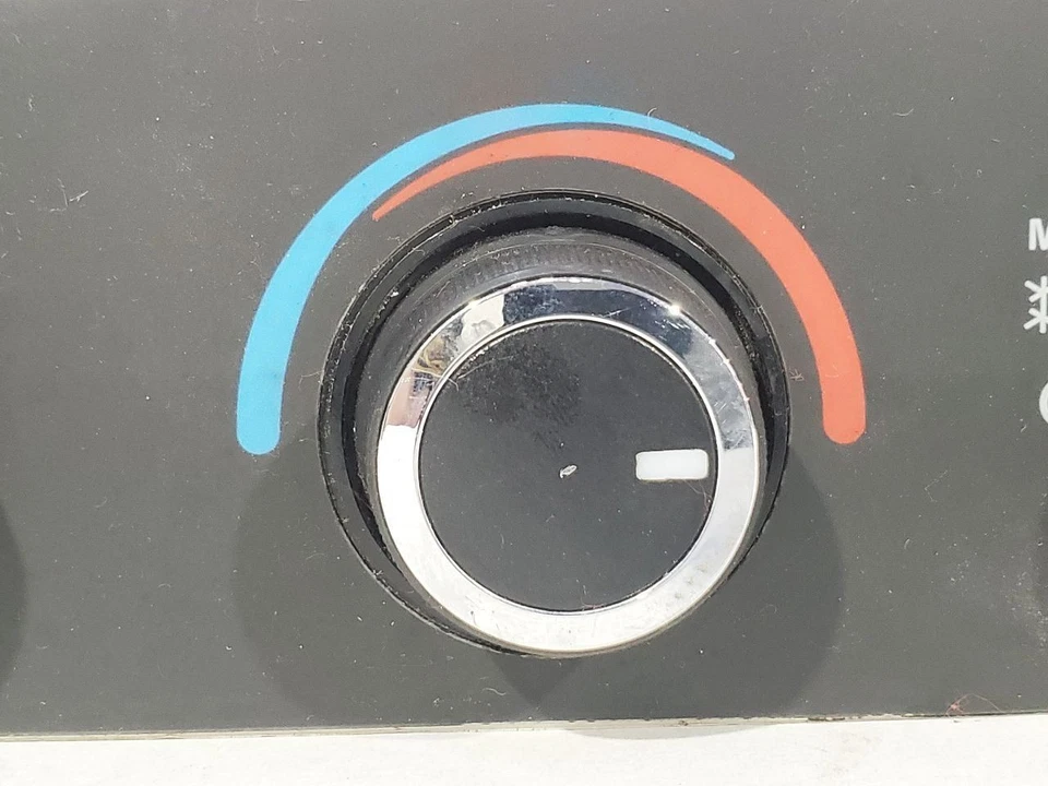 2008 2017 GMC Savana 3500 OEM AC Temperature Control 84793087 - Image 4 of 4