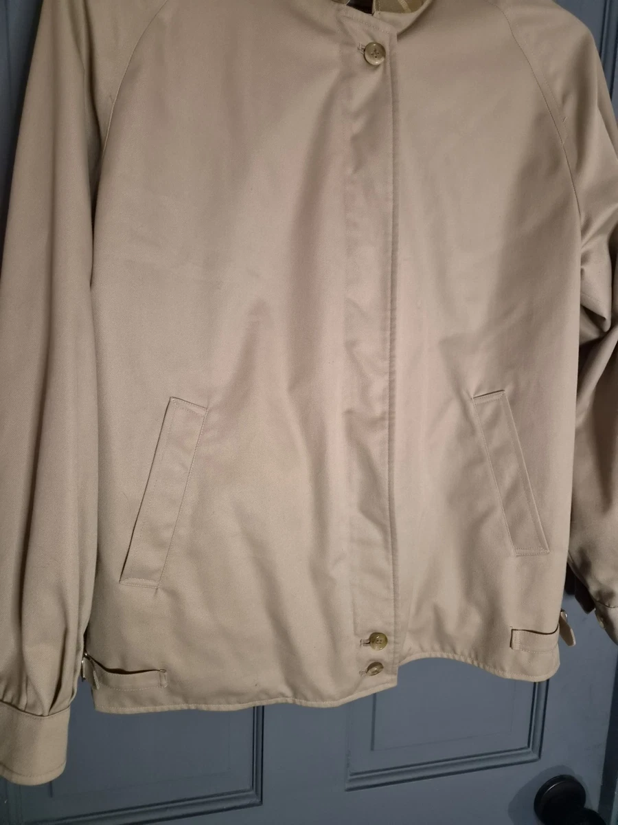 Chaqueta corta beige Burberrys forro a cuadros cuello alto talla 10 regular