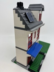 Lego City House 8403 Incomplete Missing Pieces