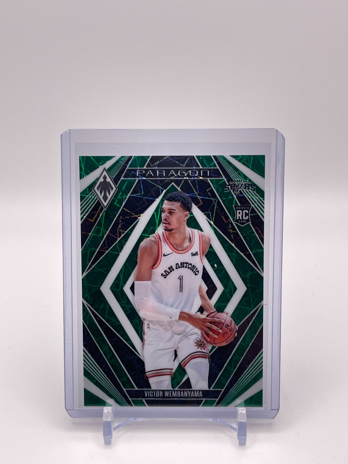 2023-2024 Panini Phoenix Paragon Green Laser #13 Victor Wembanyama RC /175!