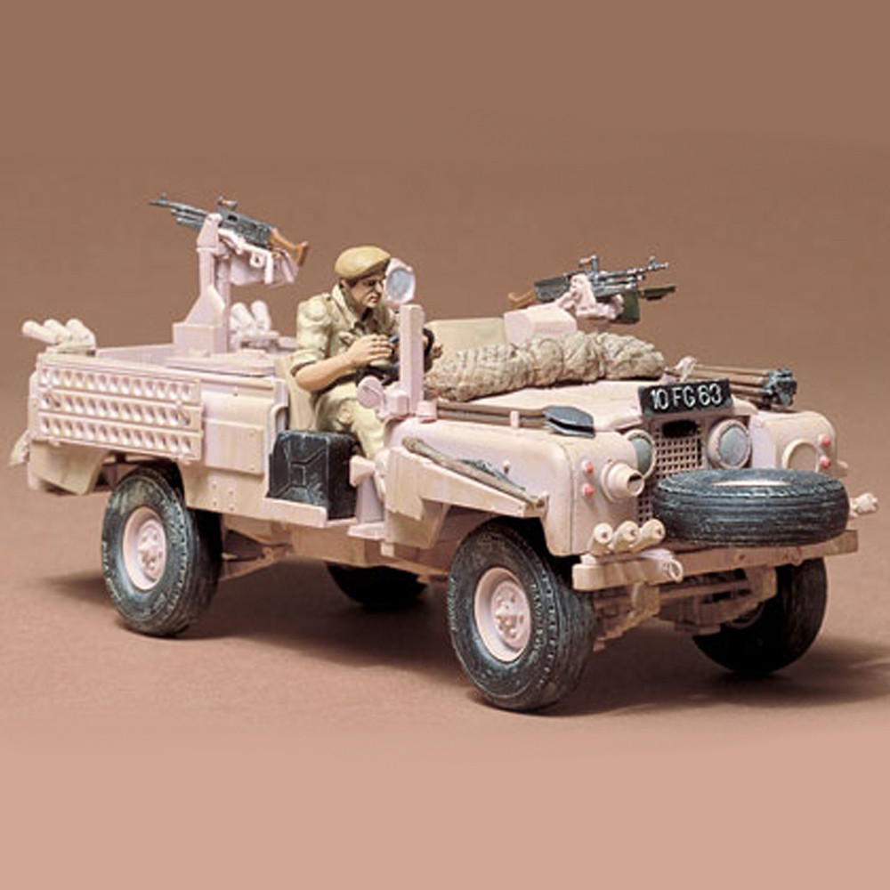 Tamiya 35076 Land Rover Pink Panther S.A.S Military Vehicle