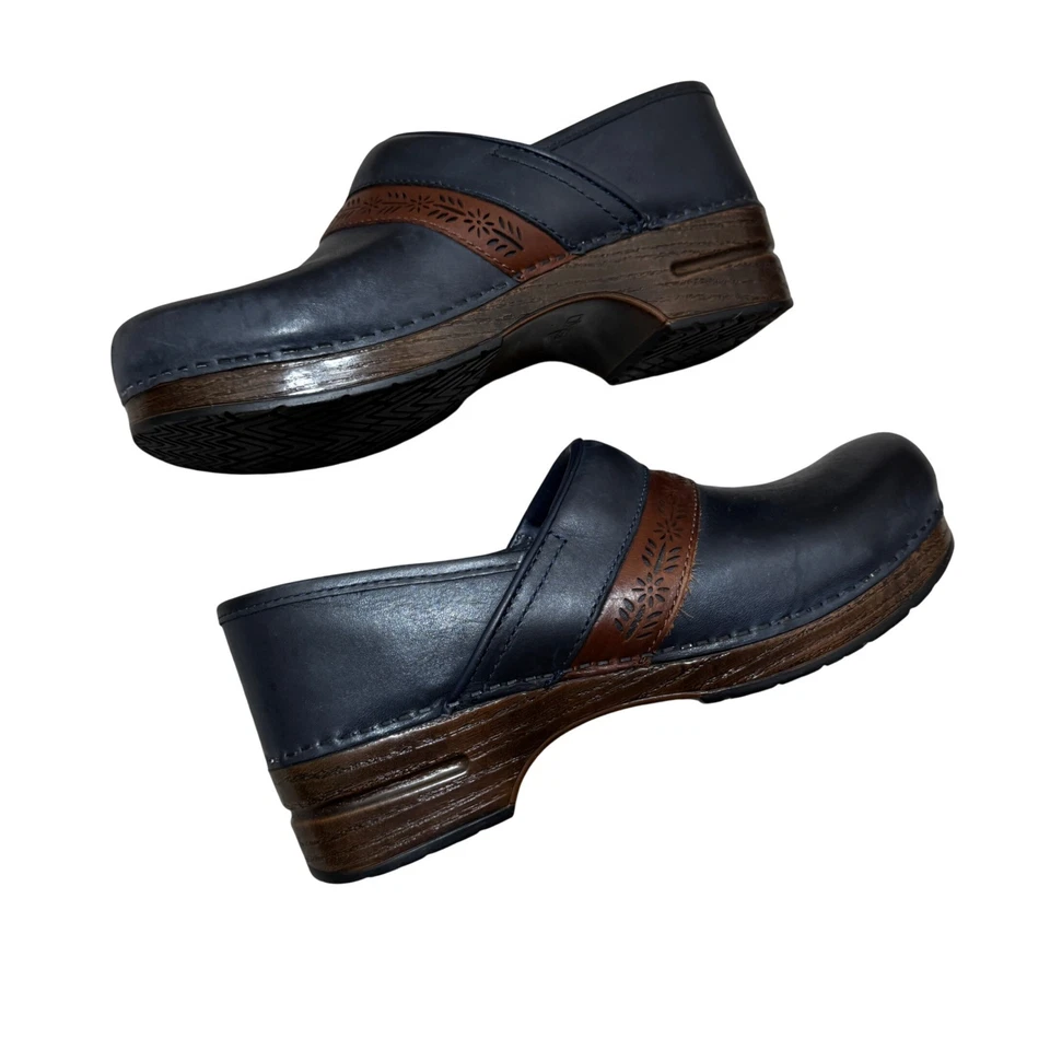 Zuecos de cuero Dansko Penny para mujer 42 EE. UU. 11 cómodos zapatos de trabajo sin cordones en relieve Foto 2 de 4