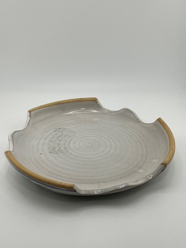 Vintage Handmade Studio Pottery Plate – Signed Art Pottery Dish – Hand-Painted - Picture 3 of 9