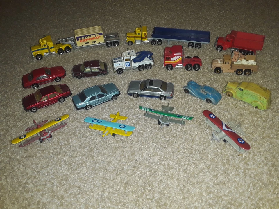 Vintage RARE Hot Wheels Matchbox Lot Car Semi Cargo Truck Trailer Planes 70s 80s - Image 2 of 4