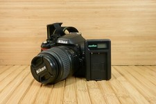 Nikon D40 6.1MP Digital SDLR Camera AF-S Nikkor VR 18-55mm f/3.5-5.6GIIED Lens