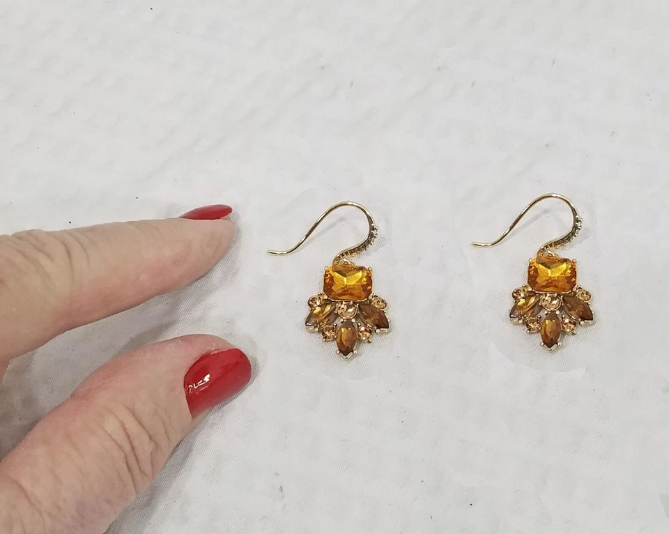 Novo! Brincos pendurados em tom de ouro geo com conhaque e cristal acastanhado Charter Club assinado - Imagem 2 de 4