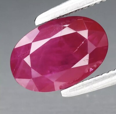 Zertifizierter roter Rubin 1,09 Karat Myanmar