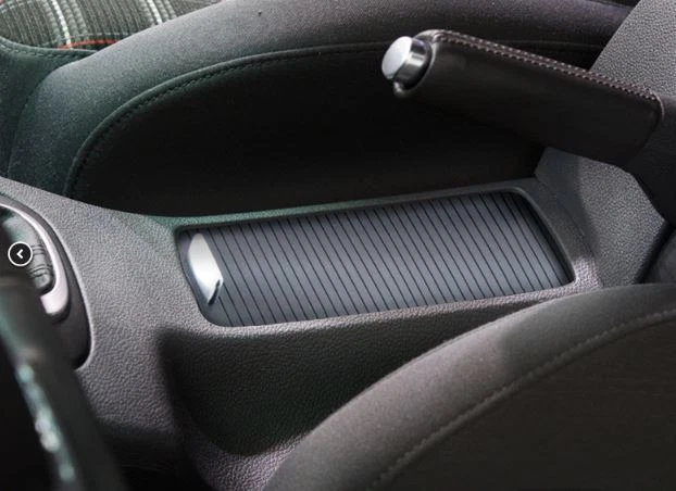 New Genuine Volkswagen Jetta Center Console Black Cup Holder