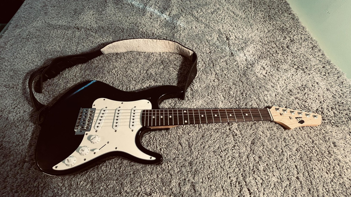 AXL GUITARS (ストラトキャスター タイプ) AXL Guitars Strat Style Electric Guitar Black 6 String Right