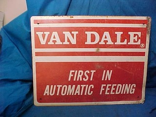 1940s VAN DALE 1st in AUTOMATIC AUTOMATIC FEEDING Metal Litho DAIRY BARN SIGN