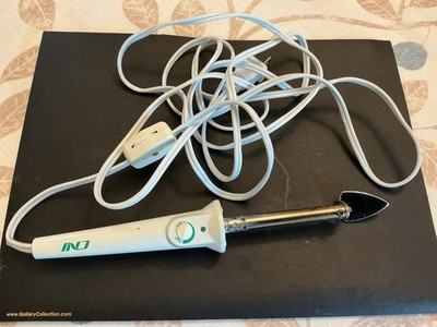 Clover Needlecraft Mini Iron McI-900 for Crafts and Quilting No Bag