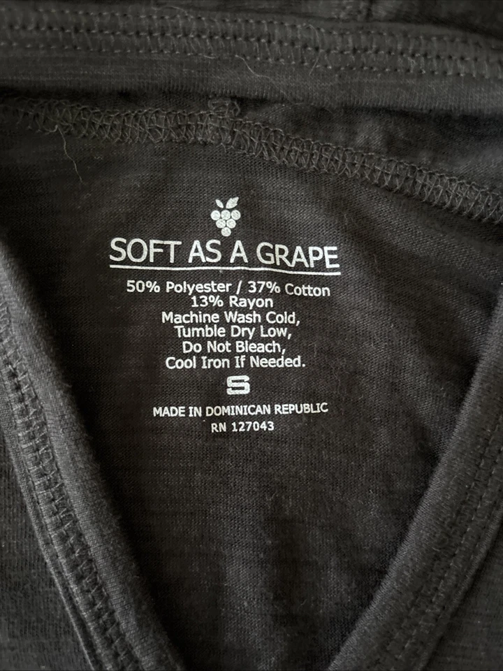 Chicago Blackhawks Lightweight Long Sleeve Women’s Hoodie W/Thumb Holes Size S - Image 3 of 4