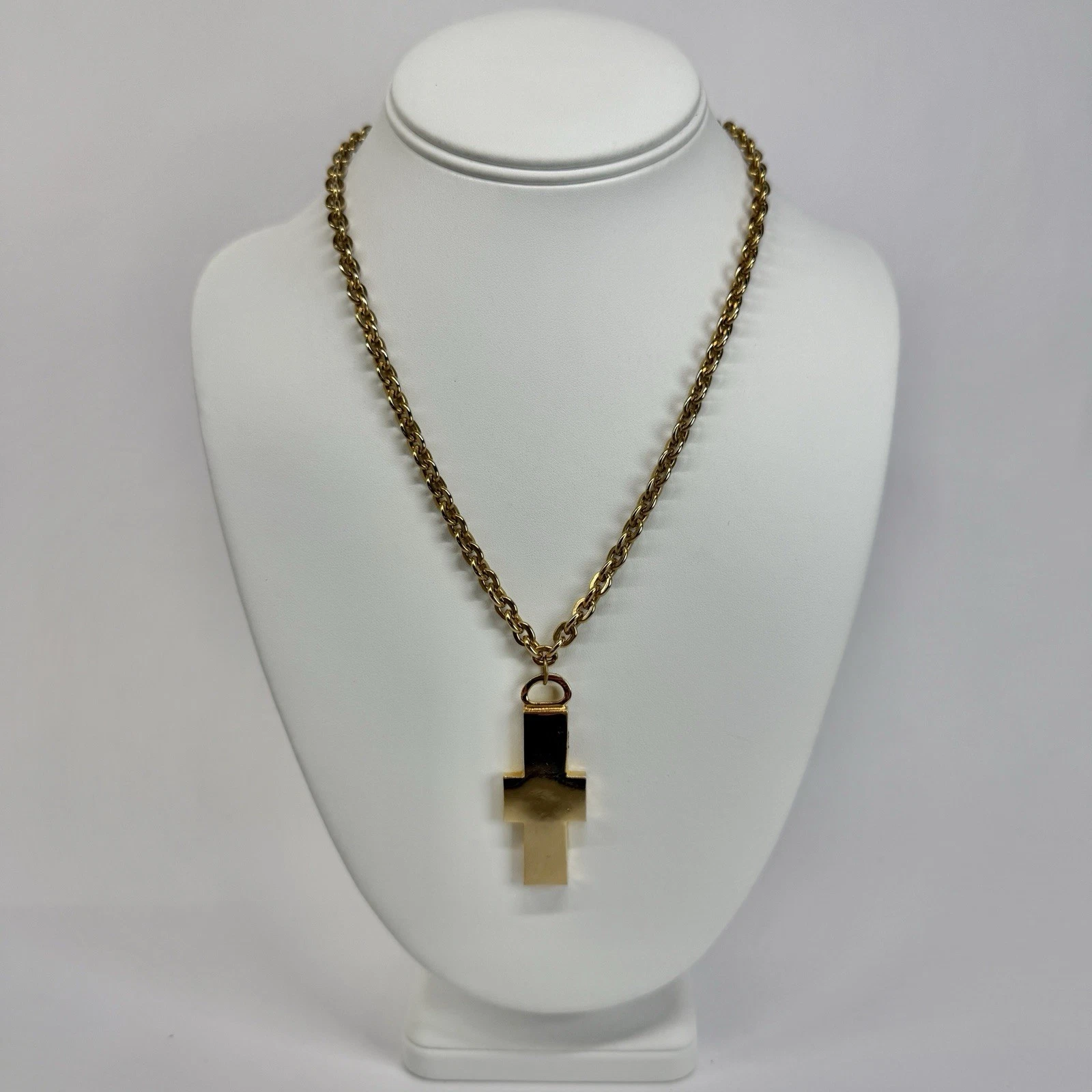 TORTOLANI Chunky Cross Pendant Gold Tone Vintage Necklace Jewelry N484