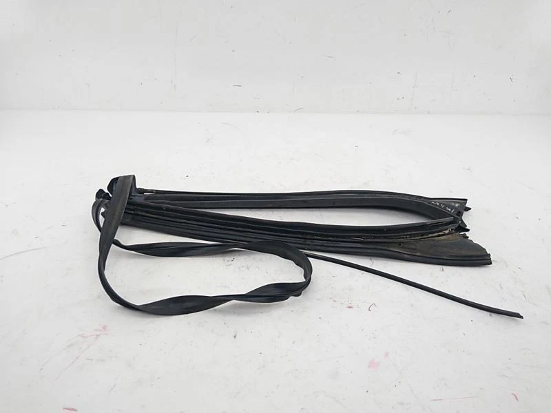 Parabrisas delantero BMW 645ci 650i E63 E64 moldura sello meteorológico se adapta a 2004-2010 Foto 2 de 4