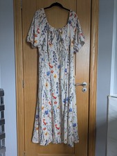 Size 4XL (24) Plus size cream Milkmaid dress wildflower print