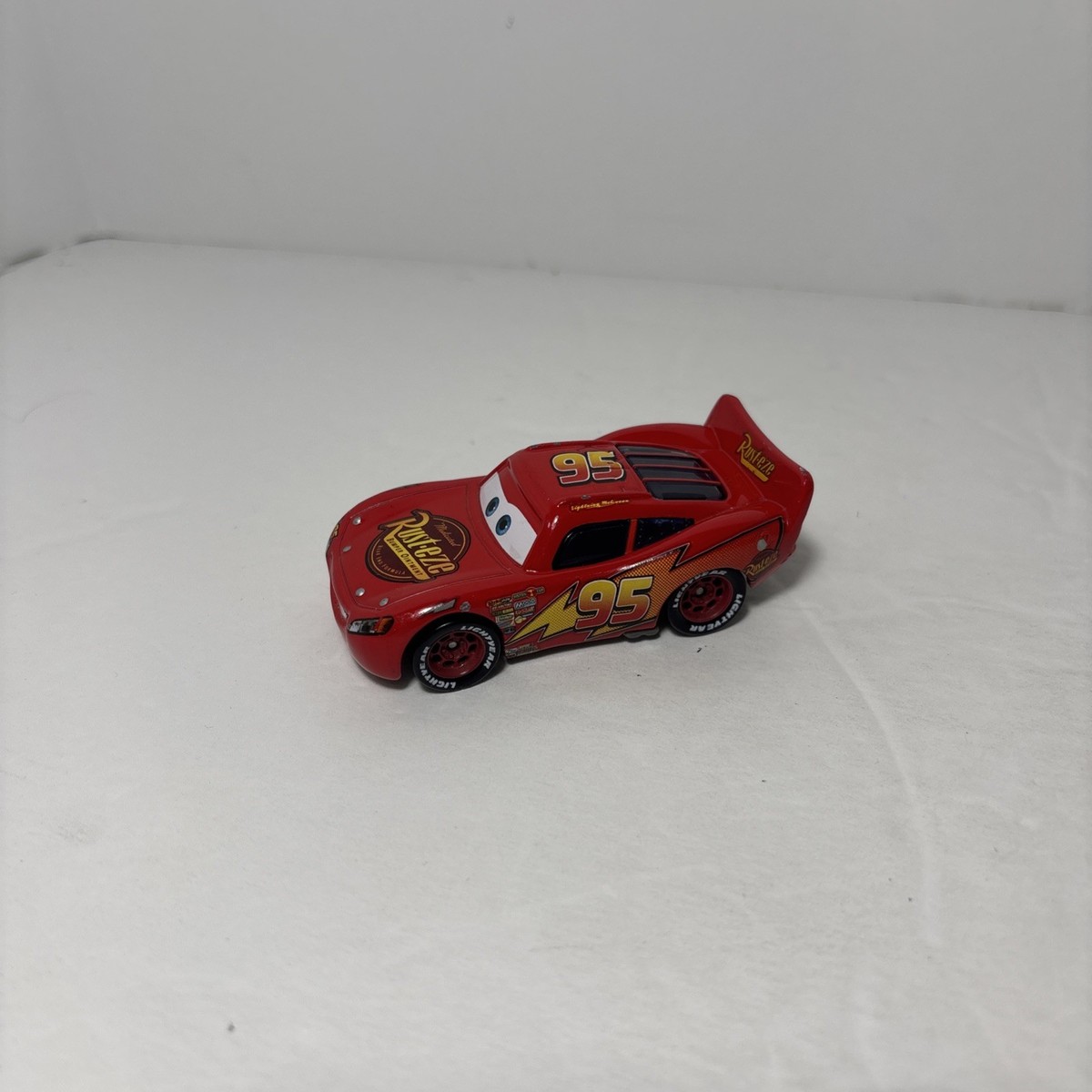 Disney Pixar Cars 3 Rust-Eze Racing Center Lightning McQueen | eBay