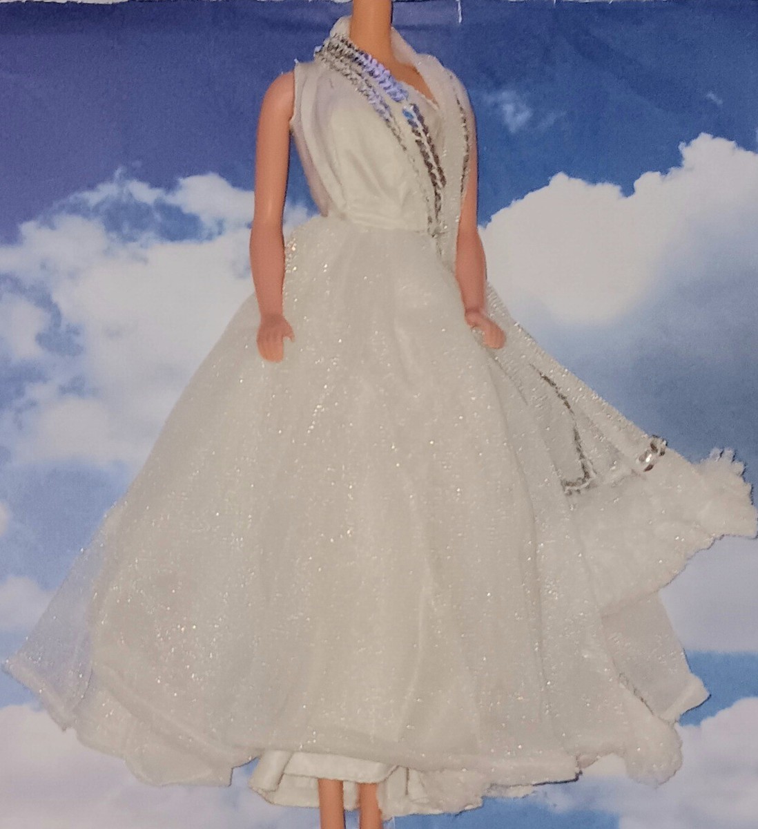 Vintage Barbie Doll Spotlight on Romantic White #9836 GUAG Vintage Barbie Doll Spotlight on Romantic White #9836 GUAG
