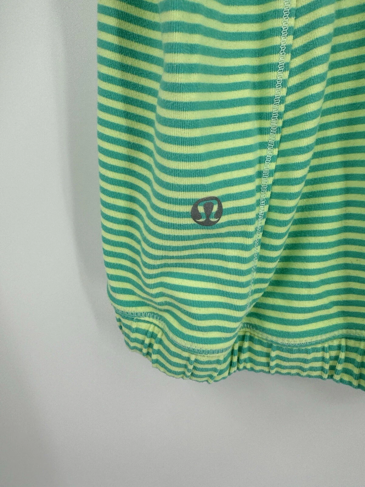lululemon forthright 1/2 zip stripe thumbholes running jacket