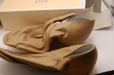 NIB Bloch Adult Super Jazz Slip-On Jazz Shoes Style: S0401L Tan 11 Not Ret