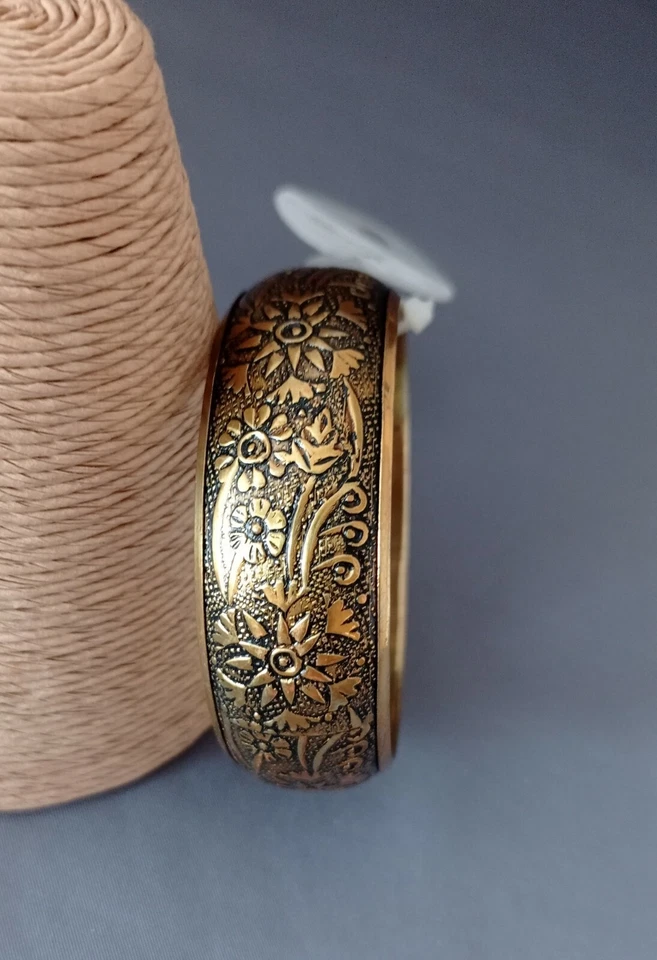 Brazalete de latón grabado retro con flores y hojas grabadas boho vides florales Foto 3 de 4