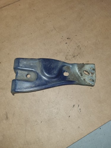 3C0821142 VW Passat B6 3C Kotflügelhalter