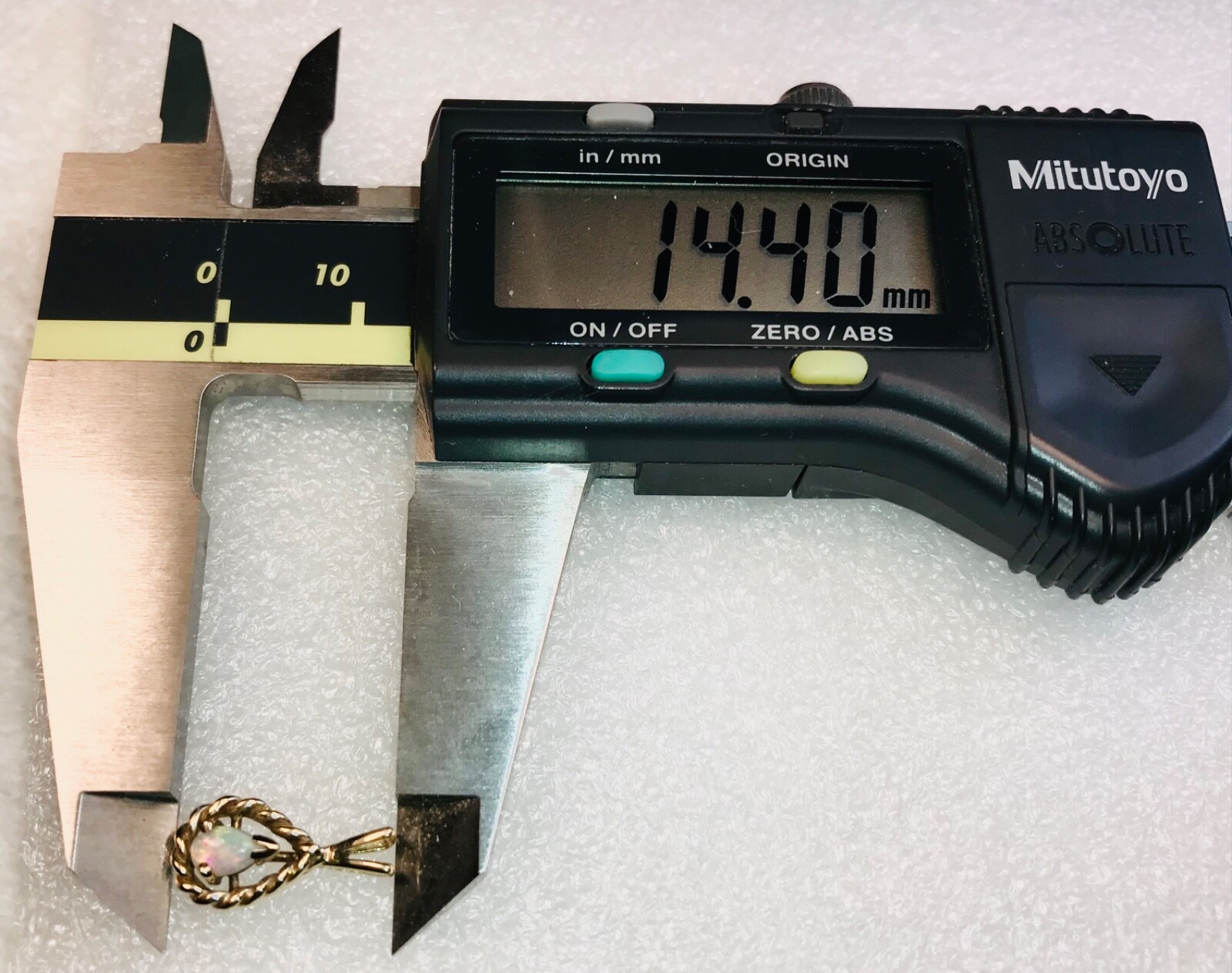 14K Solid Yellow Gold Teardrop Opal Multi-Color P… - image 4