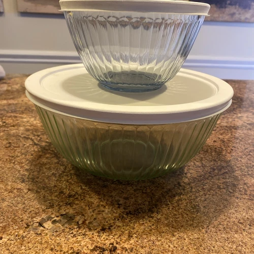 Pyrex Bowl Set With Lids