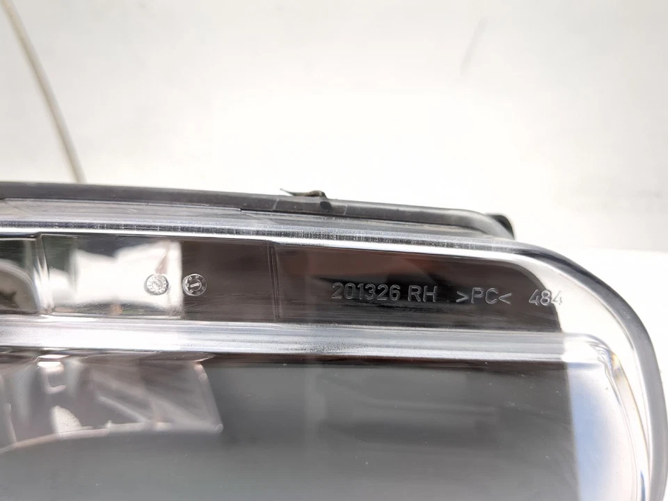 Lámpara de luz delantera derecha 16-19 Can Am Spyder F3-T SE6 Foto 2 de 4