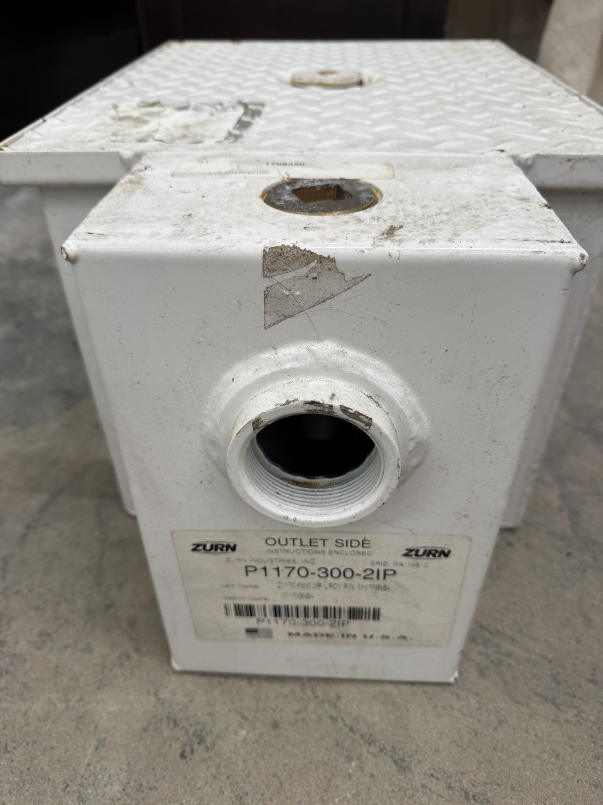 Zurn Z1170-300-2IP Grease Interceptor 10 GPM 20 LB Capacity 2" Inlet/Outlet