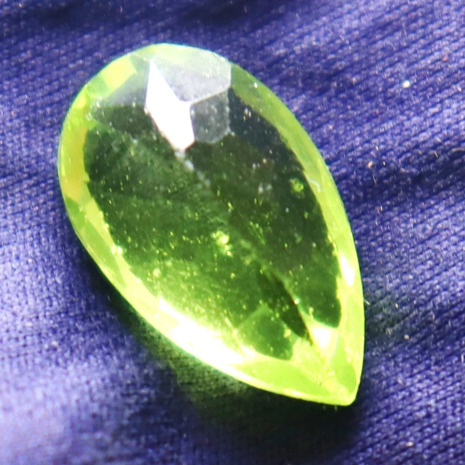 NATURAL Peridot Gemstone 9.25 Carats Best Offer pear Cut Beautiful Peridot - Image 4 of 4