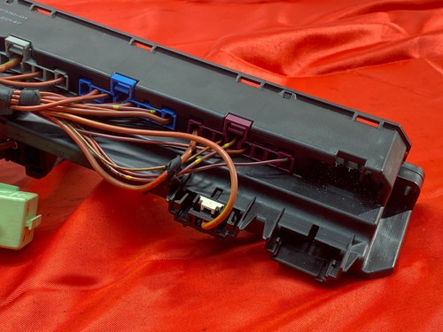 BMW E60 E63 E64 5/6 Series Front Power Distribution Fuse Terminal Box Panel OEM✅ - Picture 7 of 9