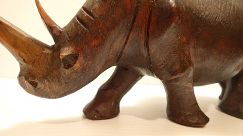 Vintage Hand Carved African Rhinocerous Statue - Figure - Figurine - Wood Wooden - Picture 8 of 11
