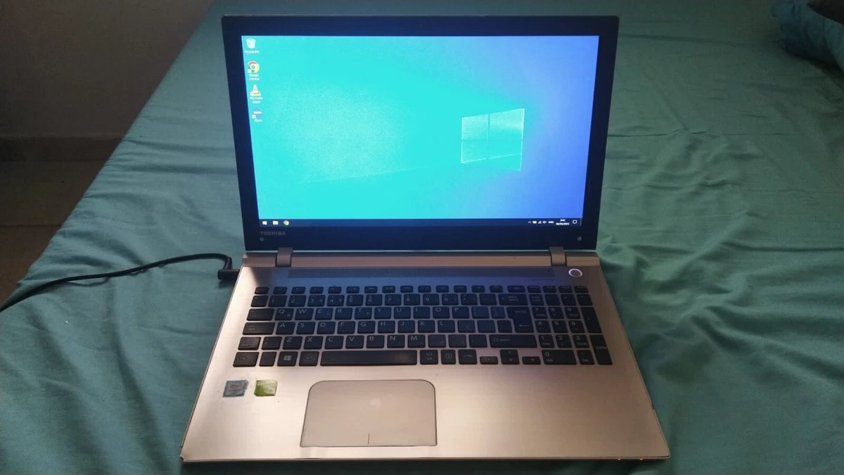 Toshiba P50 C Laptop Intel Core i7 6500U Nvidia GeForce 930M 16GB