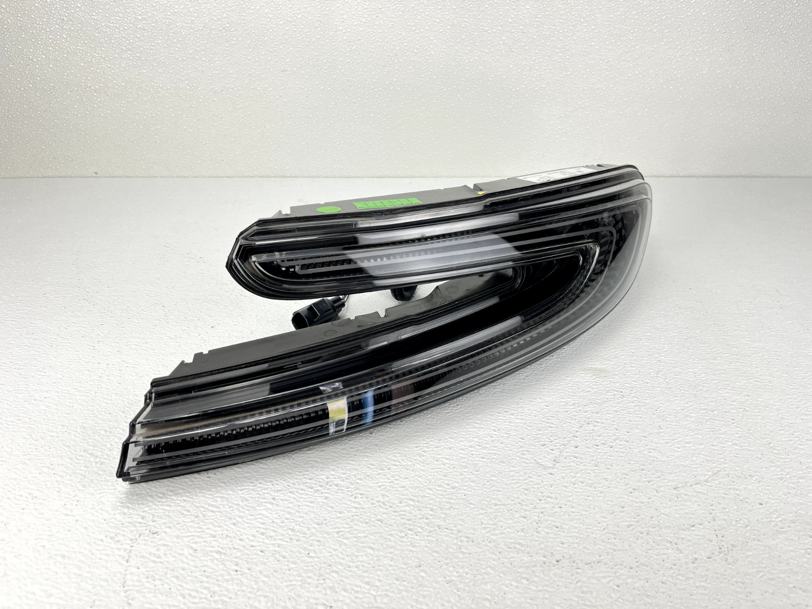 PERFECT! 2017-2023 ASTON MARTIN DB11 RIGHT PASSENGER SIDE LED TAILLIGHT OEM