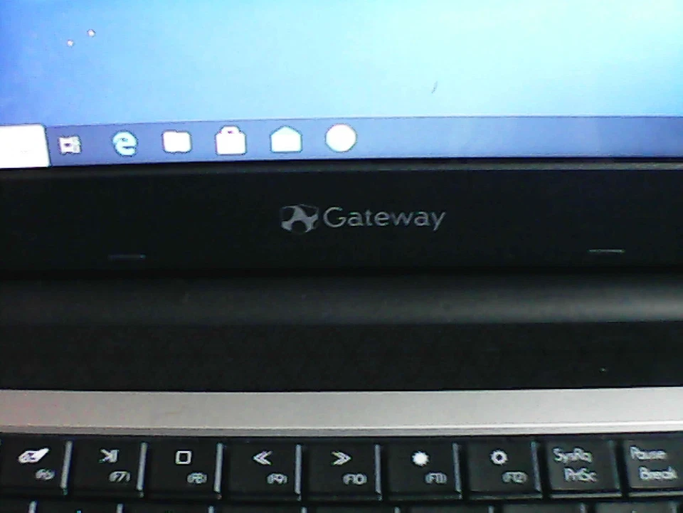 Gateway NE51006U Intel Celeron CPU N2920 1.86 Ghz,4GB Of Ram,500 GB HDD,WIN 10 - Image 3 of 4