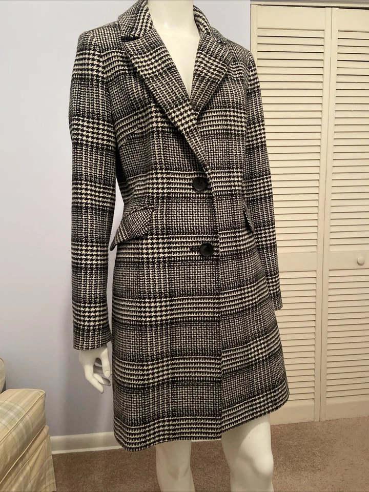 SAM EDELMAN BLACK & WHITE COAT  POCKETS LINED SIZE SMALL - Image 4 of 4