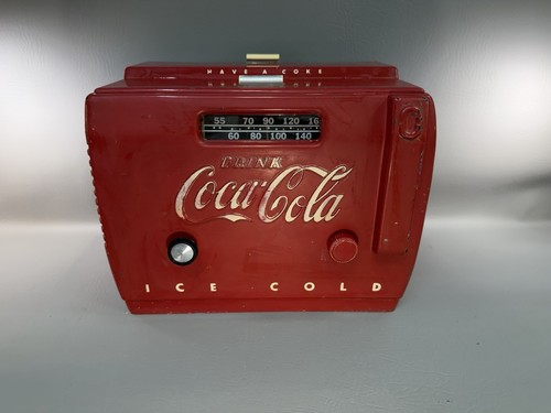 Orig. 1949 Coca Cola Cooler Vintage Bakelite AM Radio !!
