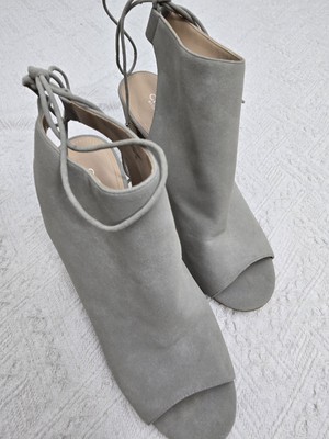 Charles David Elista Women s Gray Peep Toe Booties Lace Up Ankle Sz 10M READ