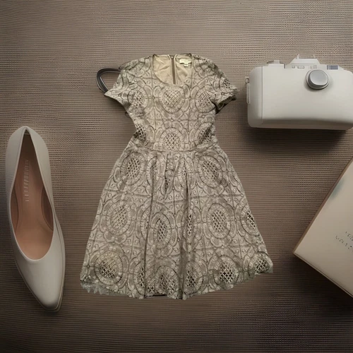 Abito Burberry pizzo aderente e svasato taglia 10 gonna plissettata tasche manica corta